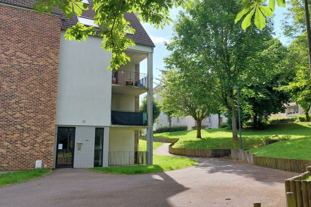 GAUCHY Appartement T3 avec balcon et parking