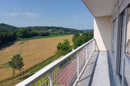 SOISSONS - Agréable T3 au dernier étage avec vue sur la campagne