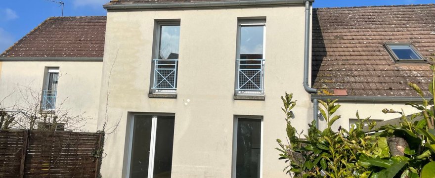 THOUROTTE Pavillon de T4 de 74 m² avec jardin et garage