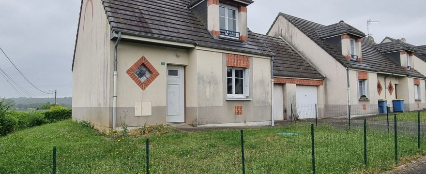 MAISON T4 AVEC GARAGE ET JARDIN 