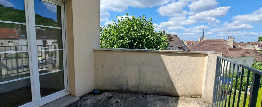 PONT SAINTE MAXENCE : Appartement 3 pièces avec balcon