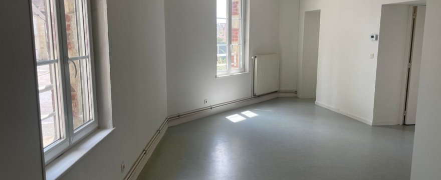 CHOISY AU BAC Centre Village - Appartement T2
