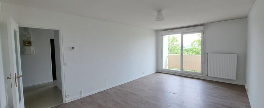 APPARTEMENT AVEC VUE DEGAGÉE (proche Hôpital)