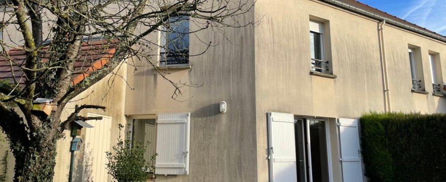 CHIRY OURSCAMP Pavillon de 4 pièces d'une surface de 78 m² avec jardin et garage