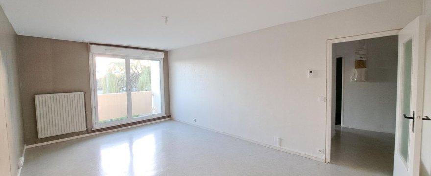 TRES BEL APPART T2 TRES LUMINEUX FACE A L'HOPITAL DE CHAUNY